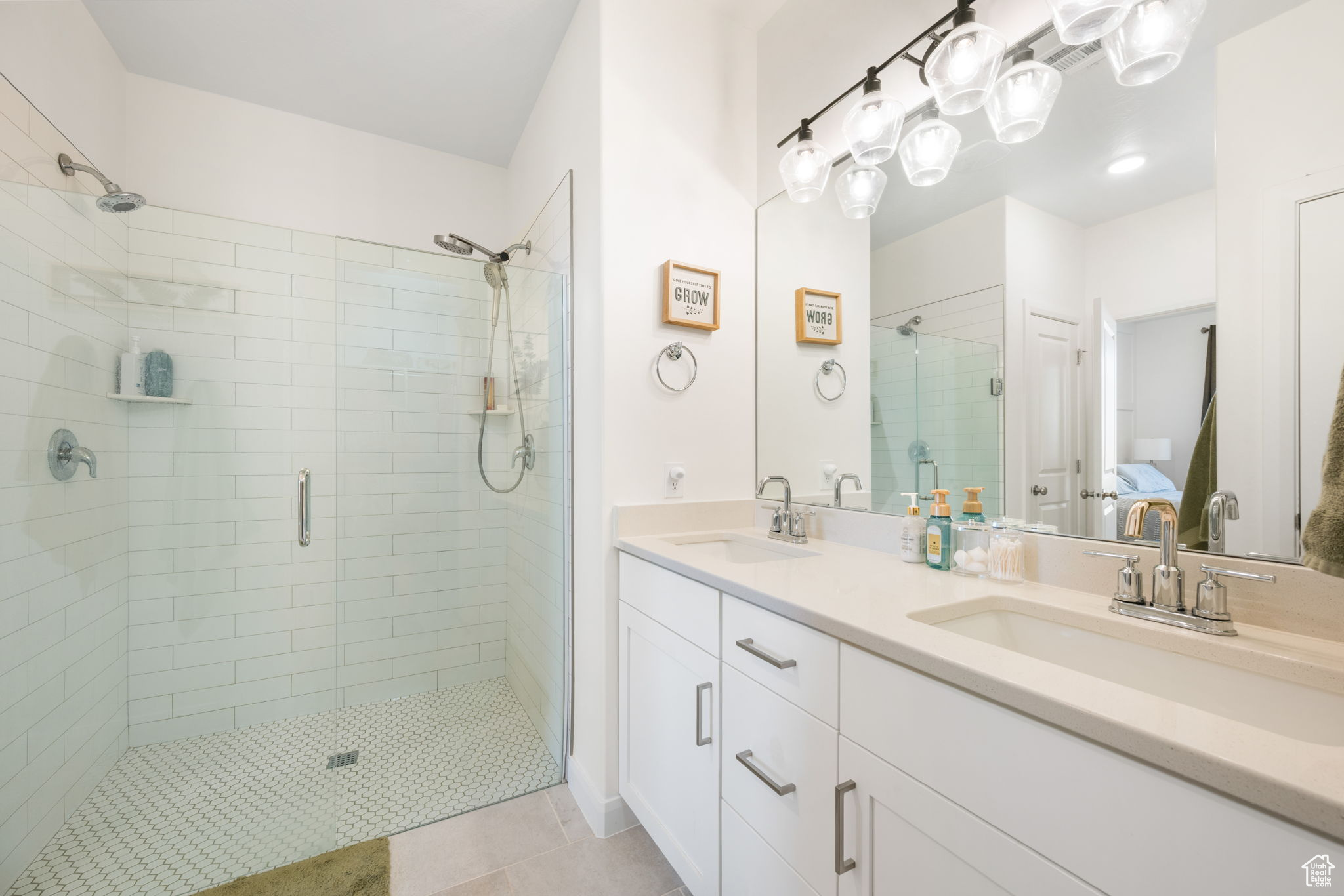 WARNER GATEWAY PH 3 - Residential