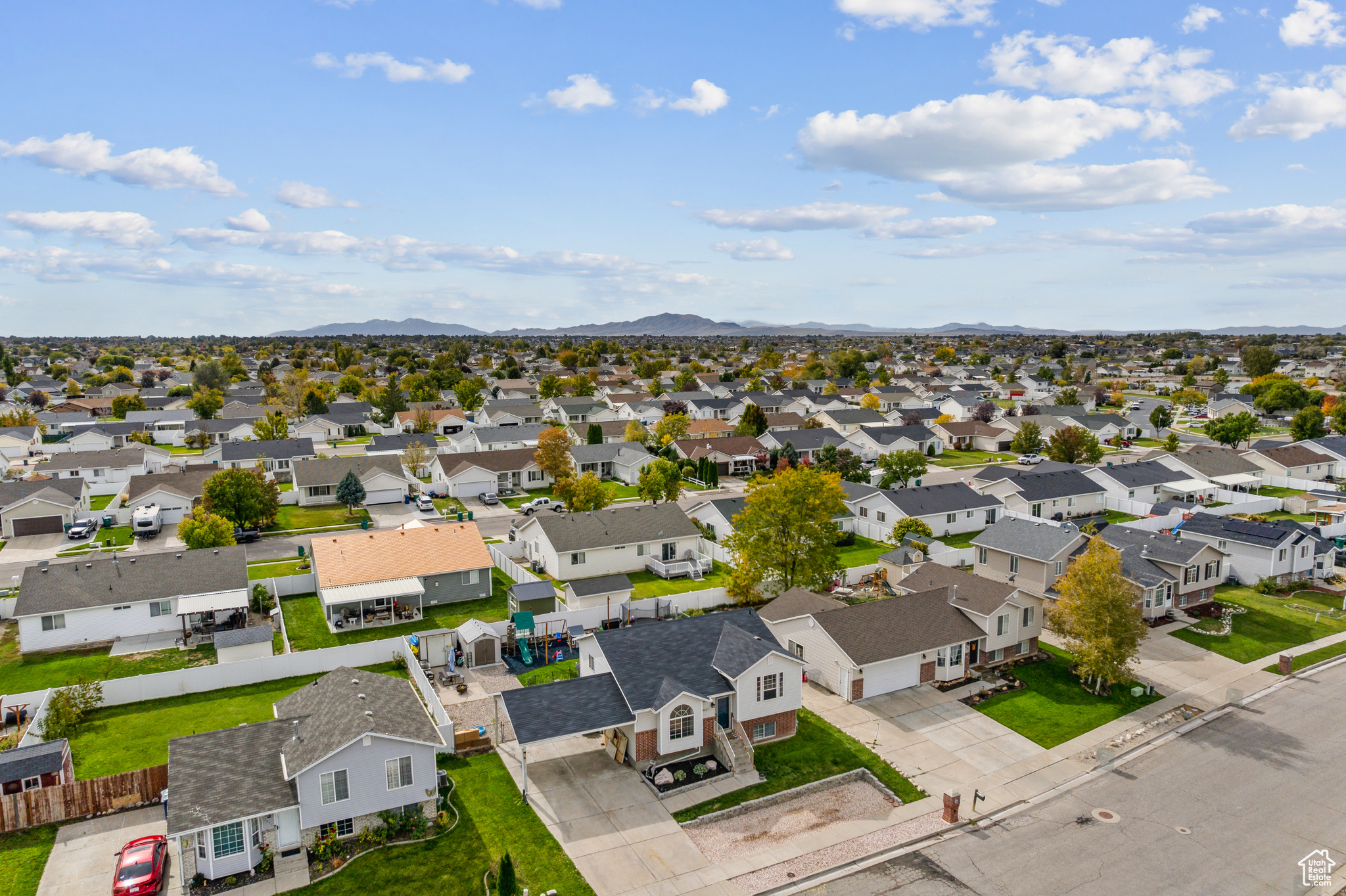 COUNTRYBROOK - Residential
