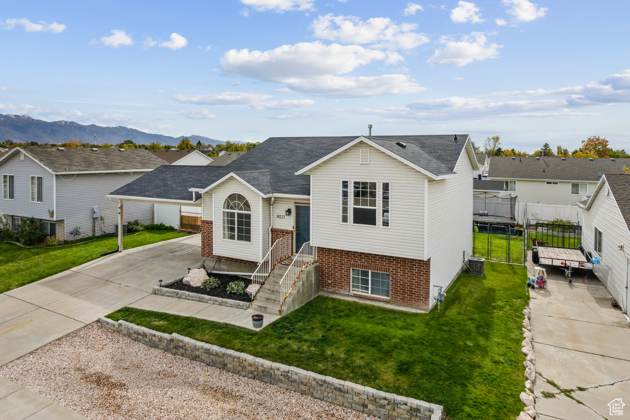 COUNTRYBROOK - Residential