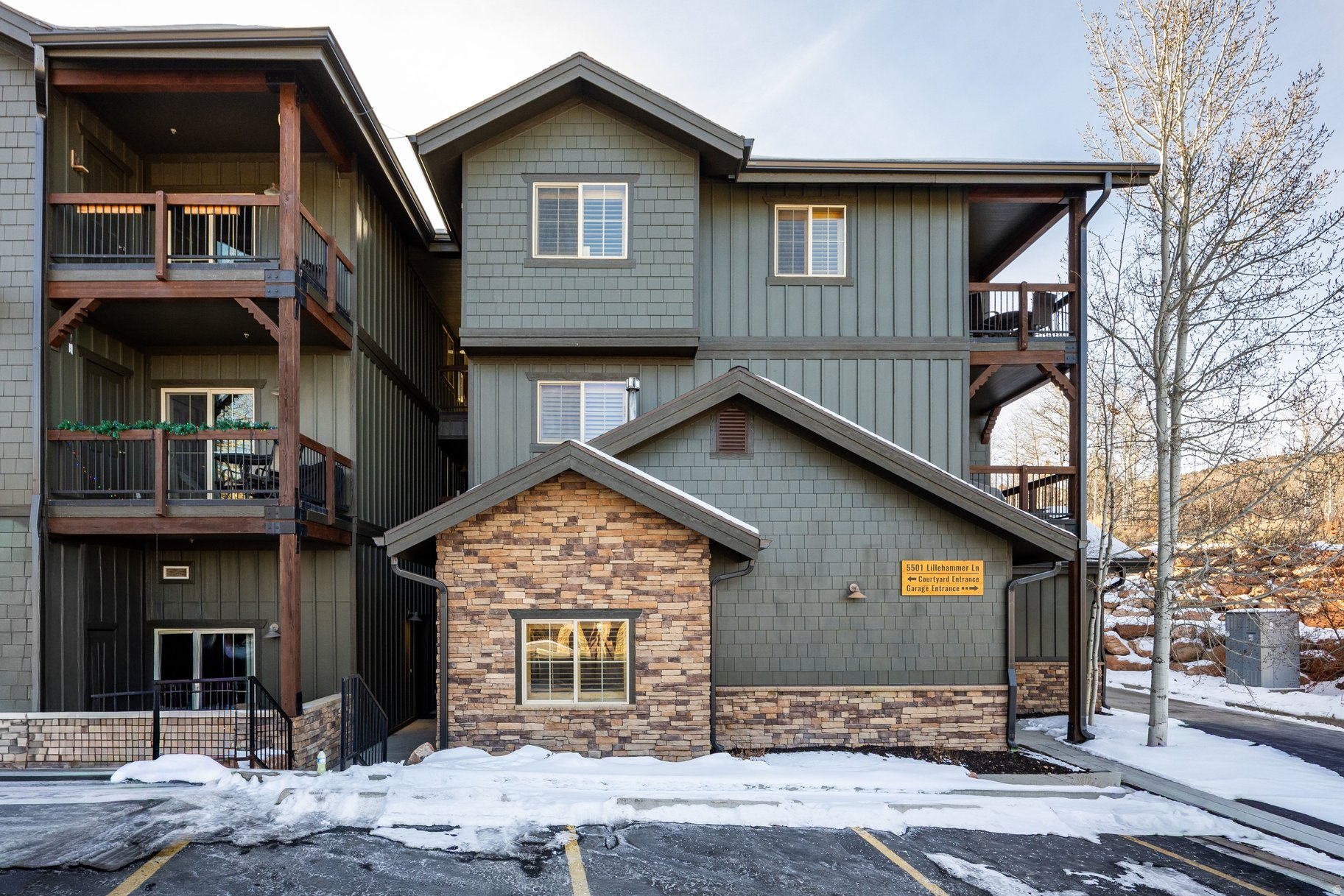 BEAR HOLLOW VILLAGE - Residential