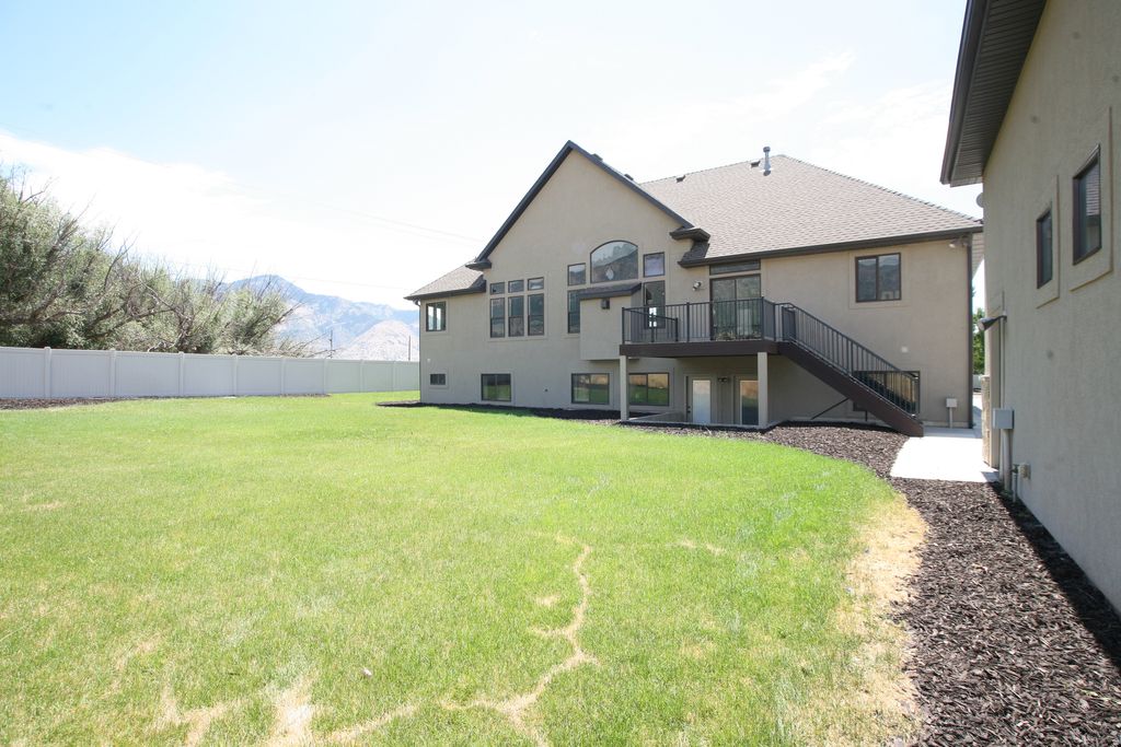 Photo of 602 W 2825 N, Pleasant View, UT 84414 (MLS # 2174267)