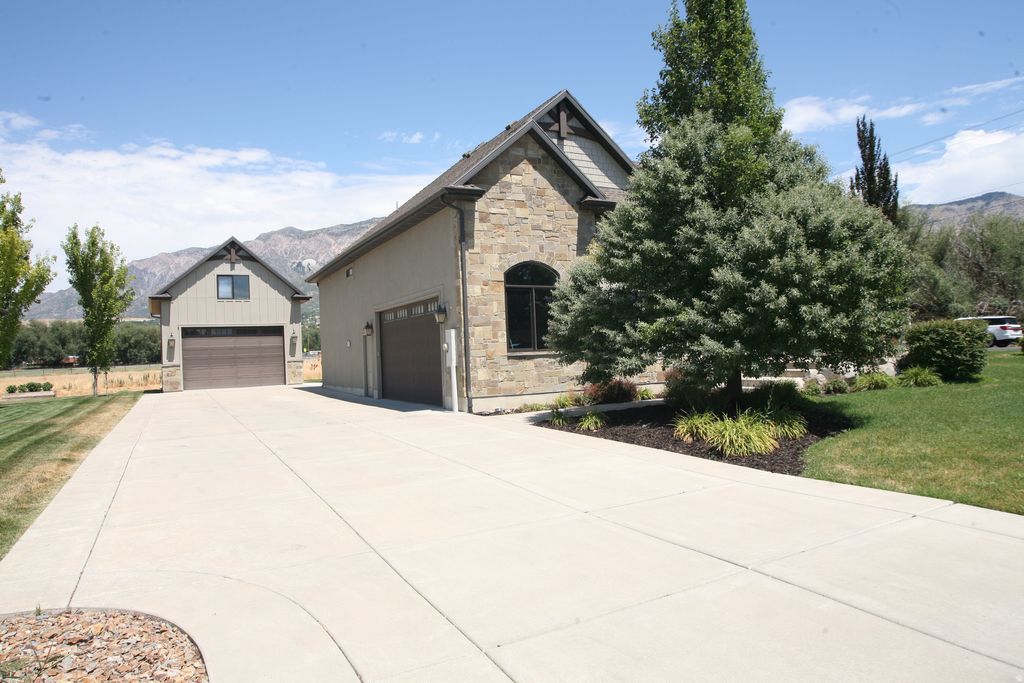 Photo of 602 W 2825 N, Pleasant View, UT 84414 (MLS # 2174267)