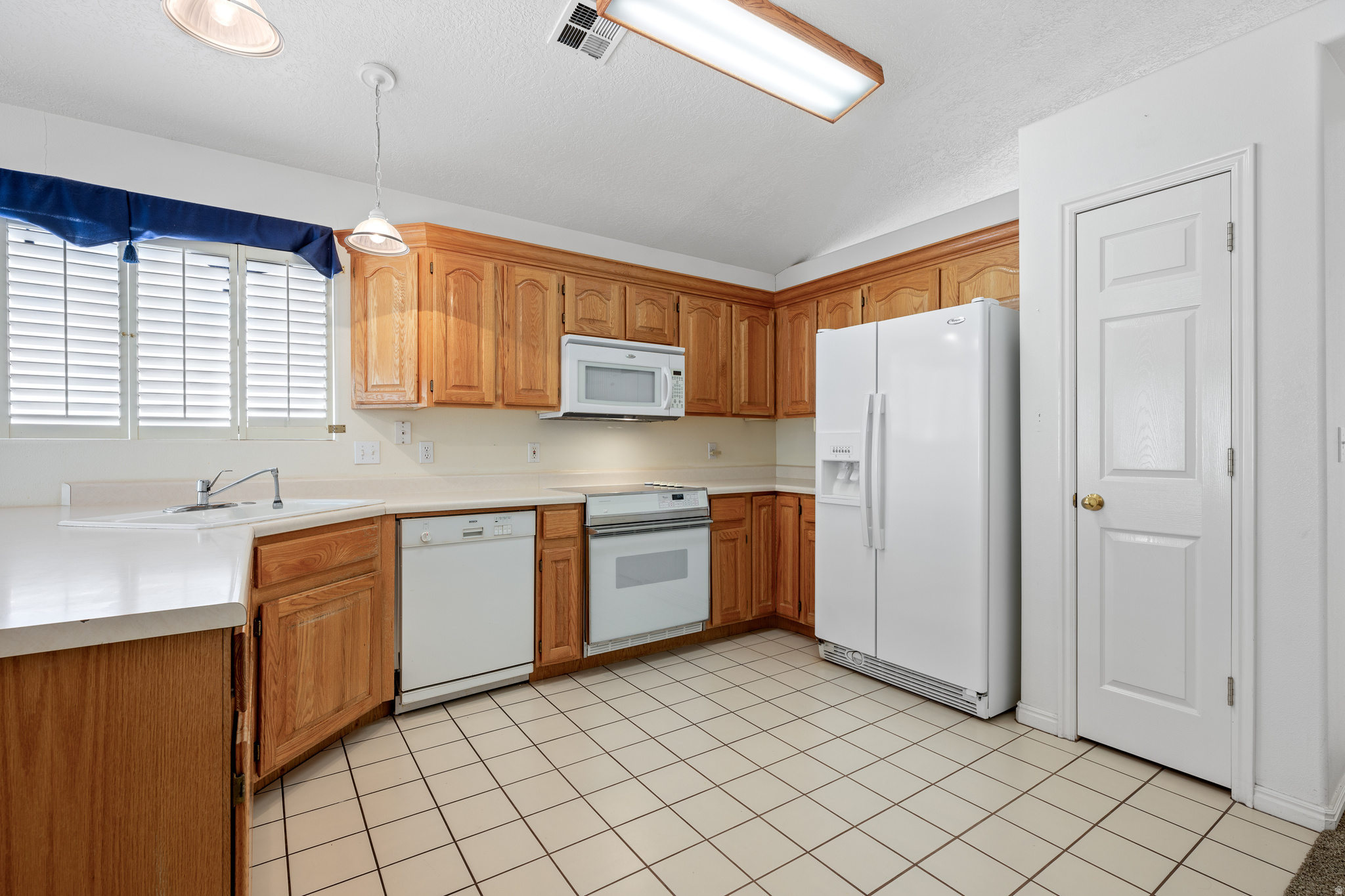 HORIZONS WEST 1 AMD - Residential