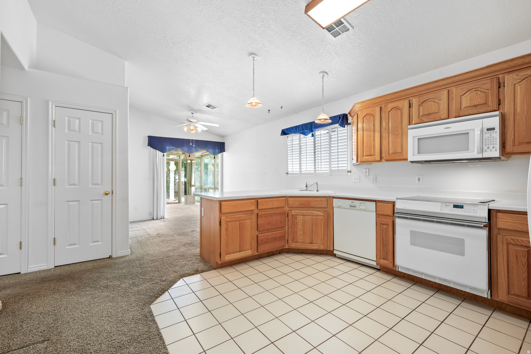 HORIZONS WEST 1 AMD - Residential