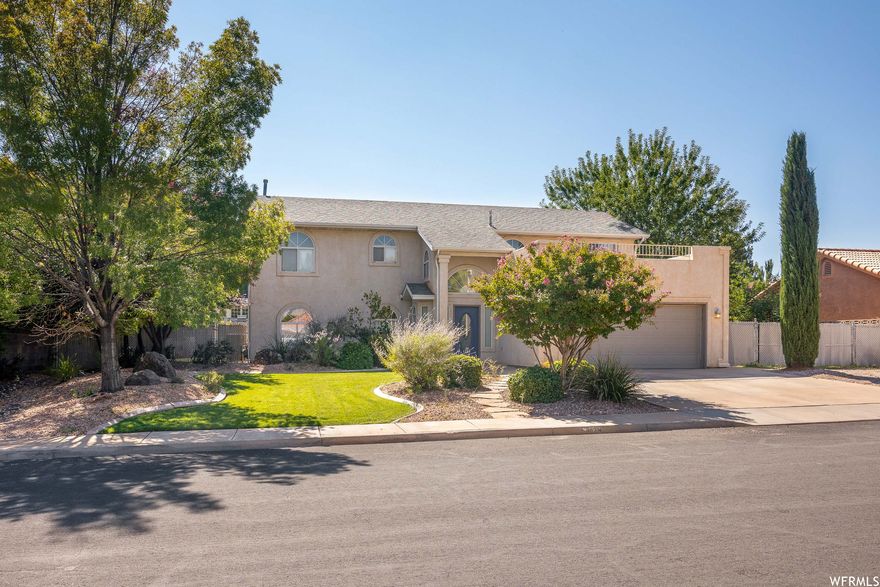 Large 5 bedroom home in beautiful Santa Clara Heights. Close to newer Harmons Grocery Store, restaurants, parks, schools, bike trails, with front yard views of Snow Canyon State Park and Ivins Red Mountain. Space for RV Parking. Fully fenced backyard.