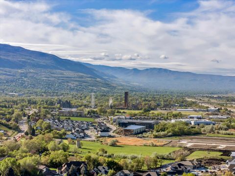 Tiny photo for 1327 N MAIN ST, Farmington, UT 84025 (MLS # 2150858)