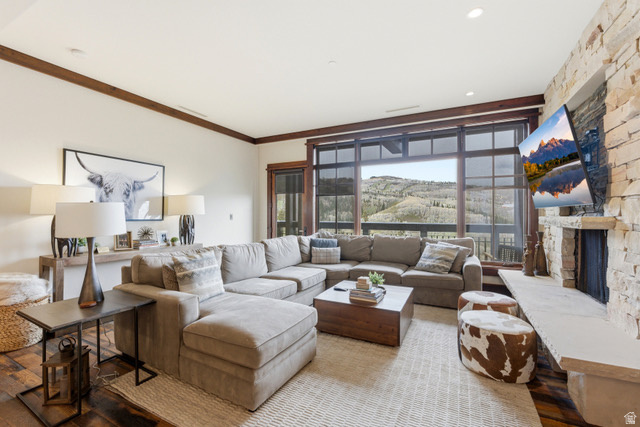 ARROWLEAF - Residential