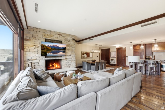 ARROWLEAF - Residential