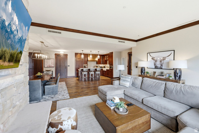 ARROWLEAF - Residential