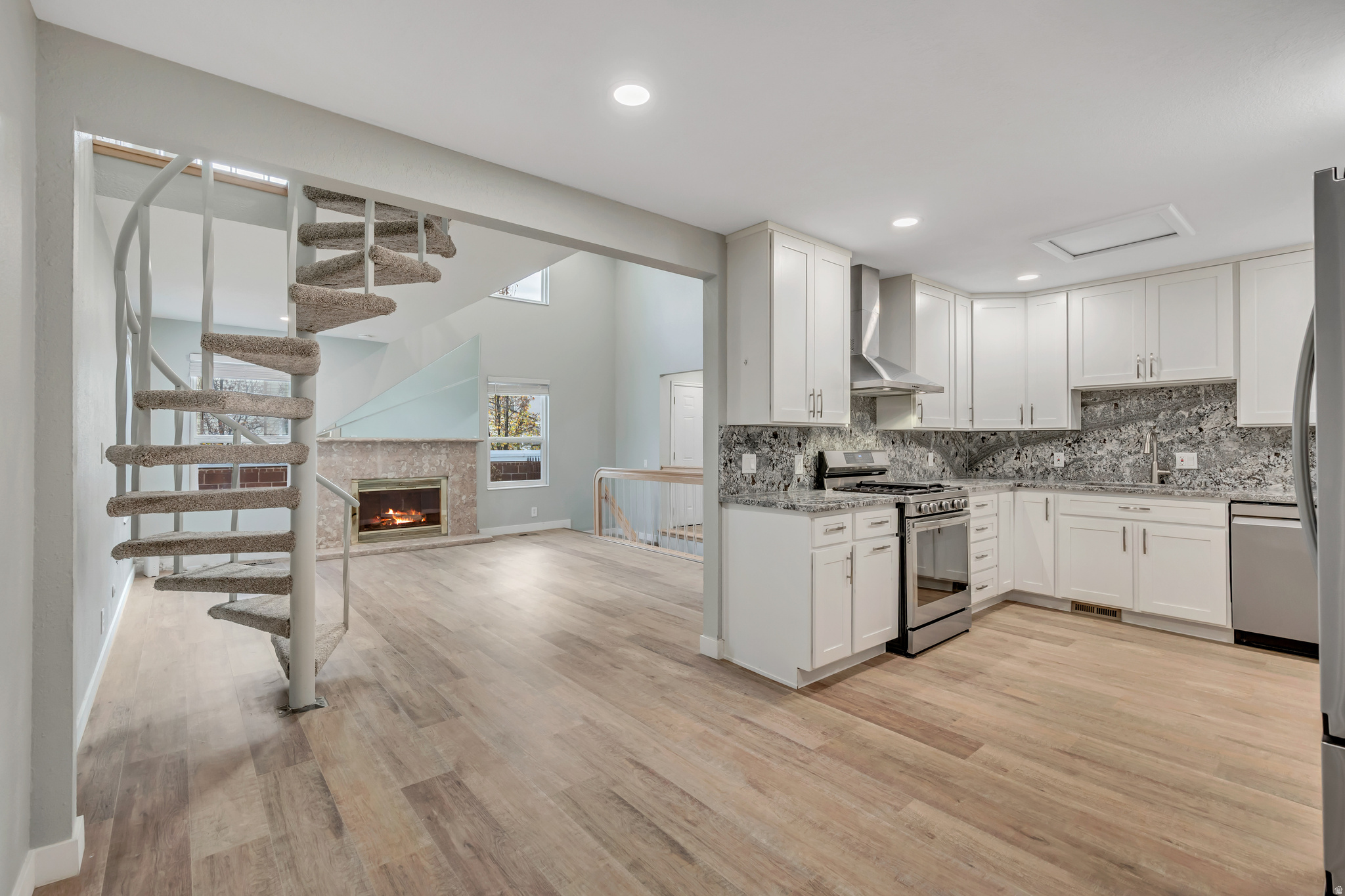 SANDY VILLAGE - Residential Lease