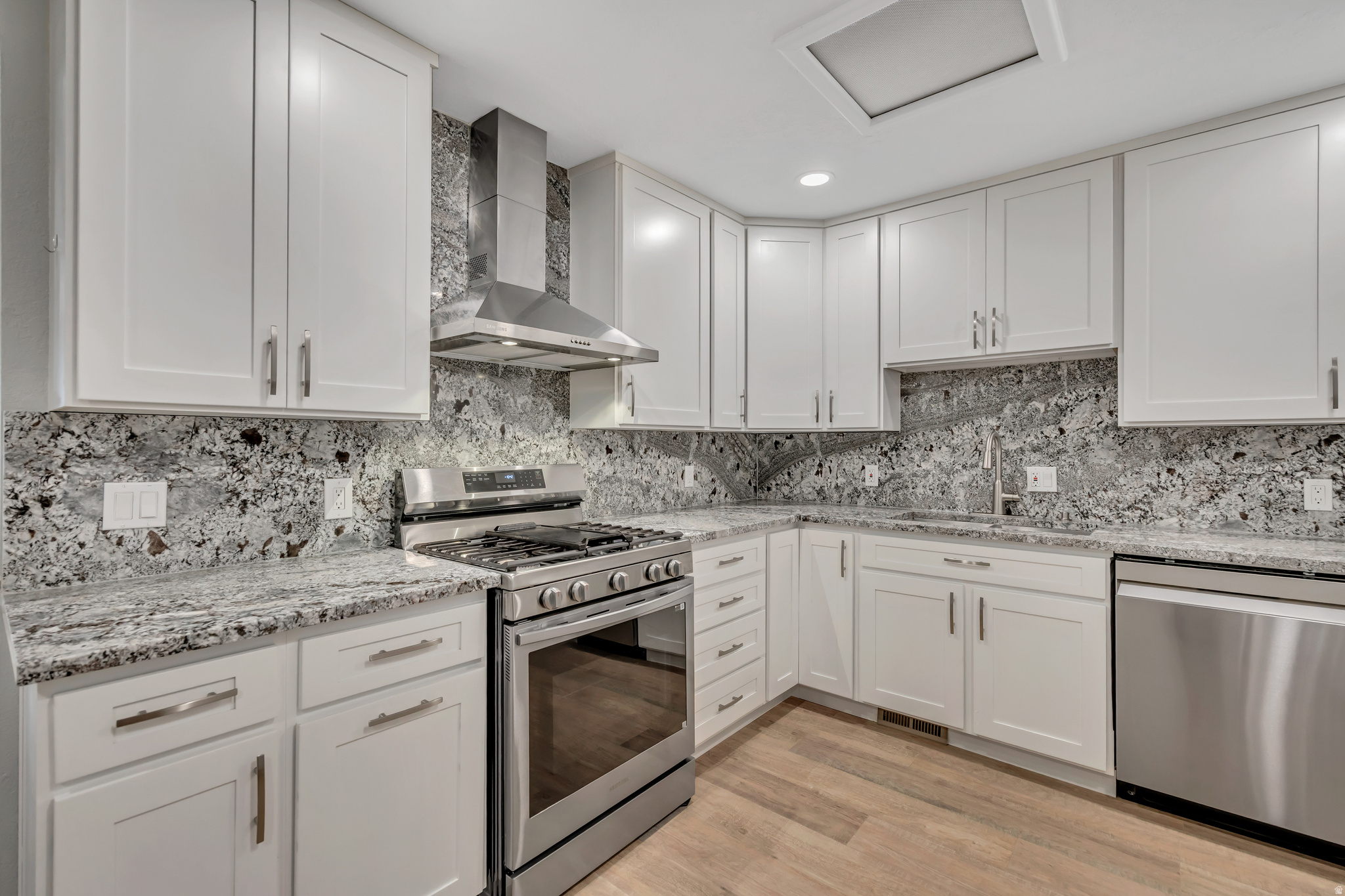 SANDY VILLAGE - Residential Lease