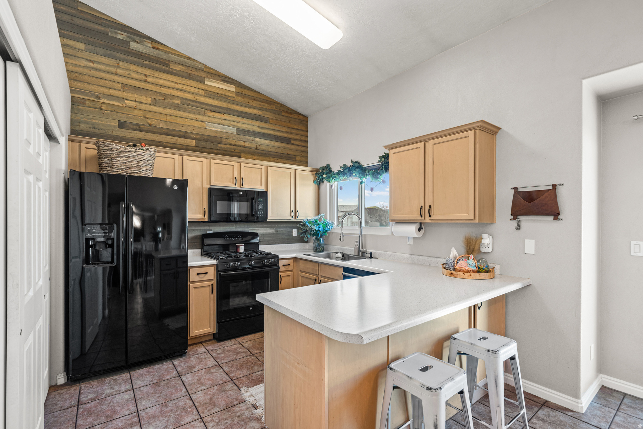 MEADOW CREEK VILLAGE - Residential