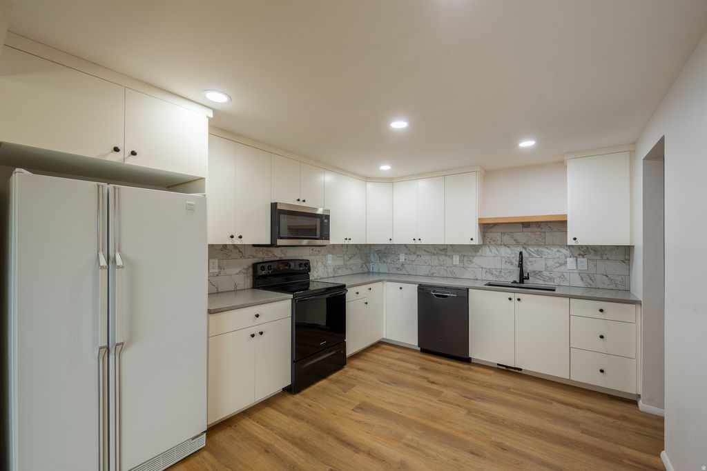 Photo of 3014 N COMANCHE LN #2, Provo, UT 84604 (MLS # 2157206)