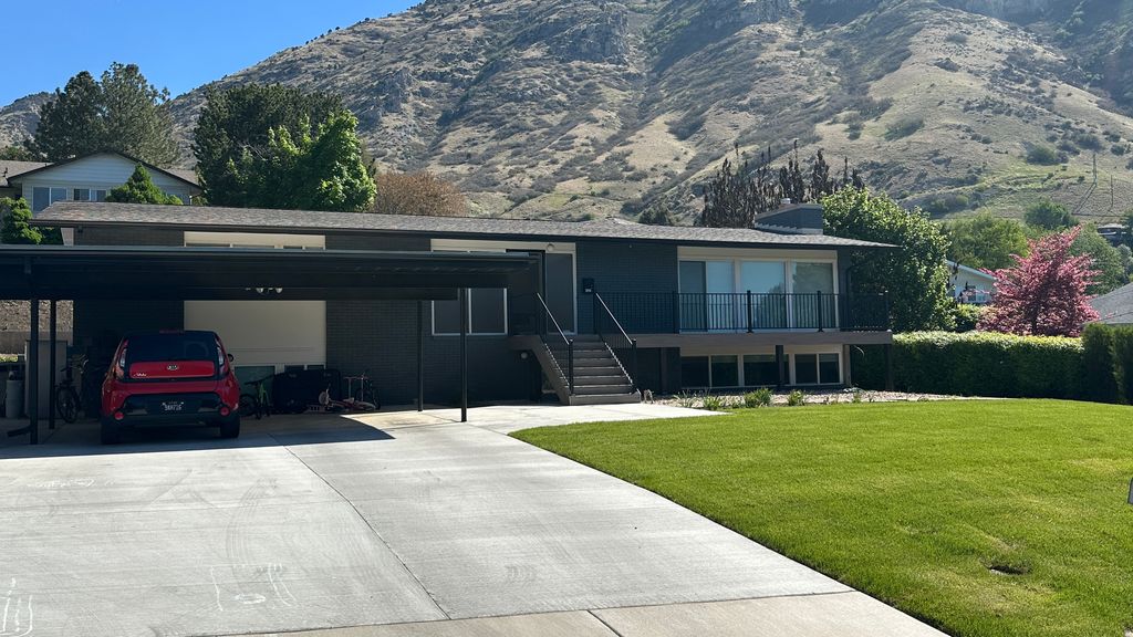 Photo of 3014 N COMANCHE LN #2, Provo, UT 84604 (MLS # 2157206)