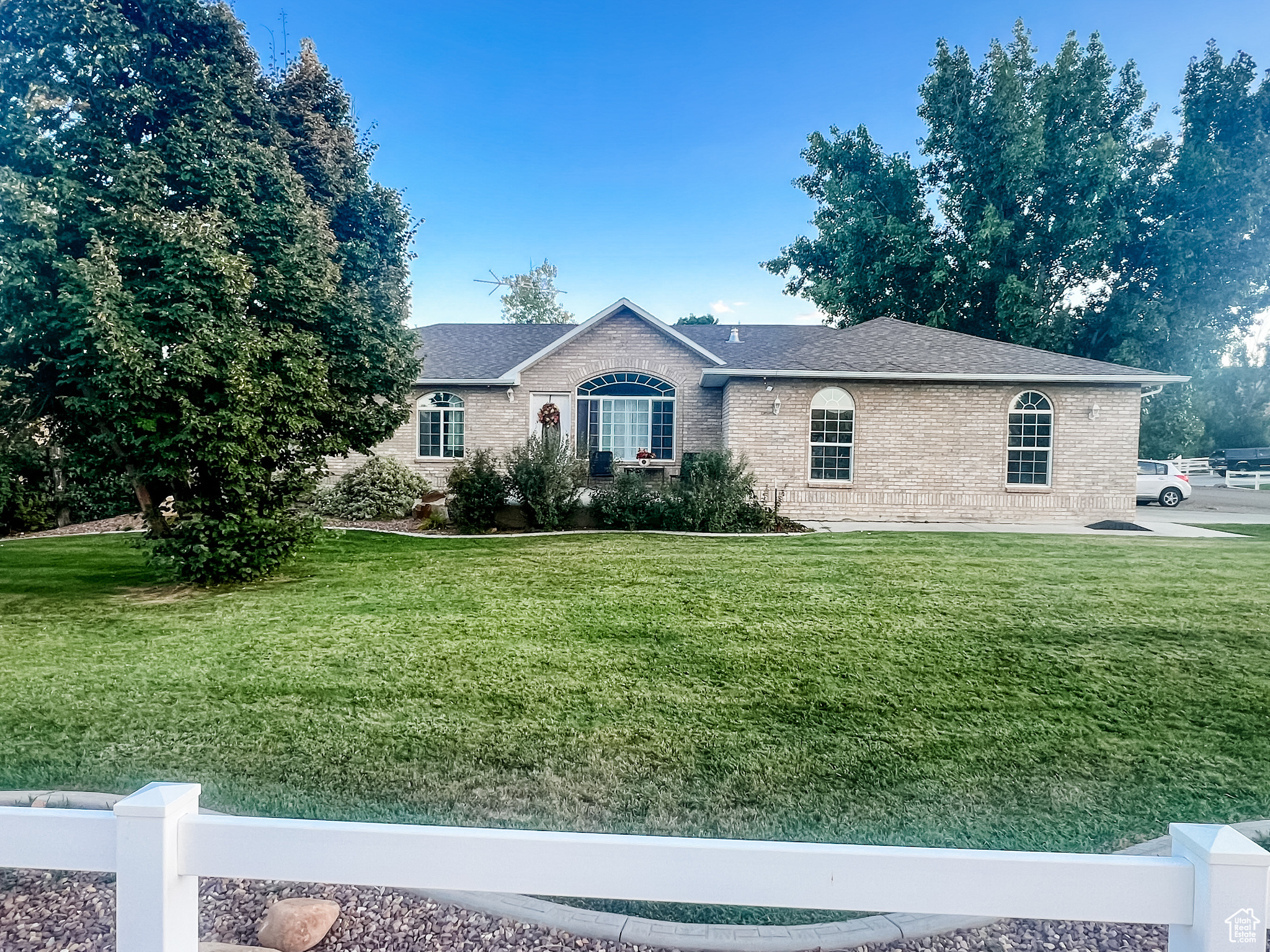 GREENFIELDS DOWNS - Residential