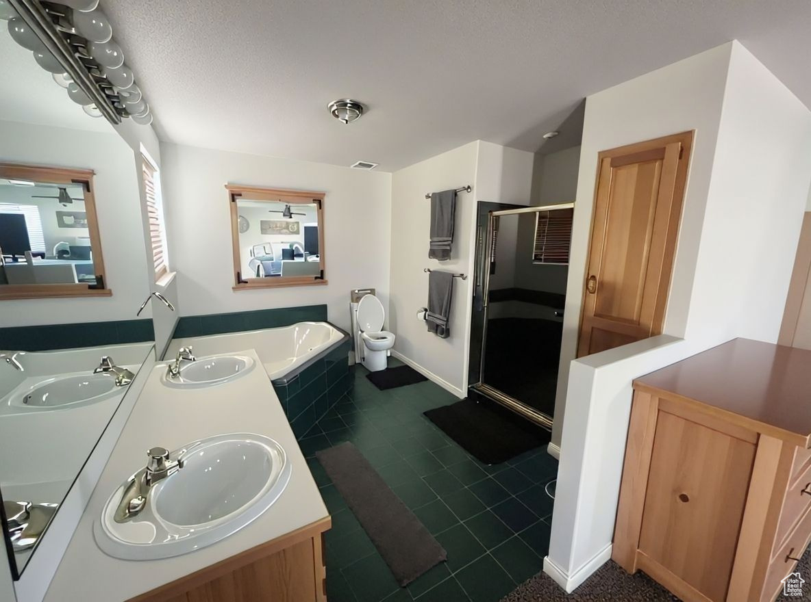GREENFIELDS DOWNS - Residential