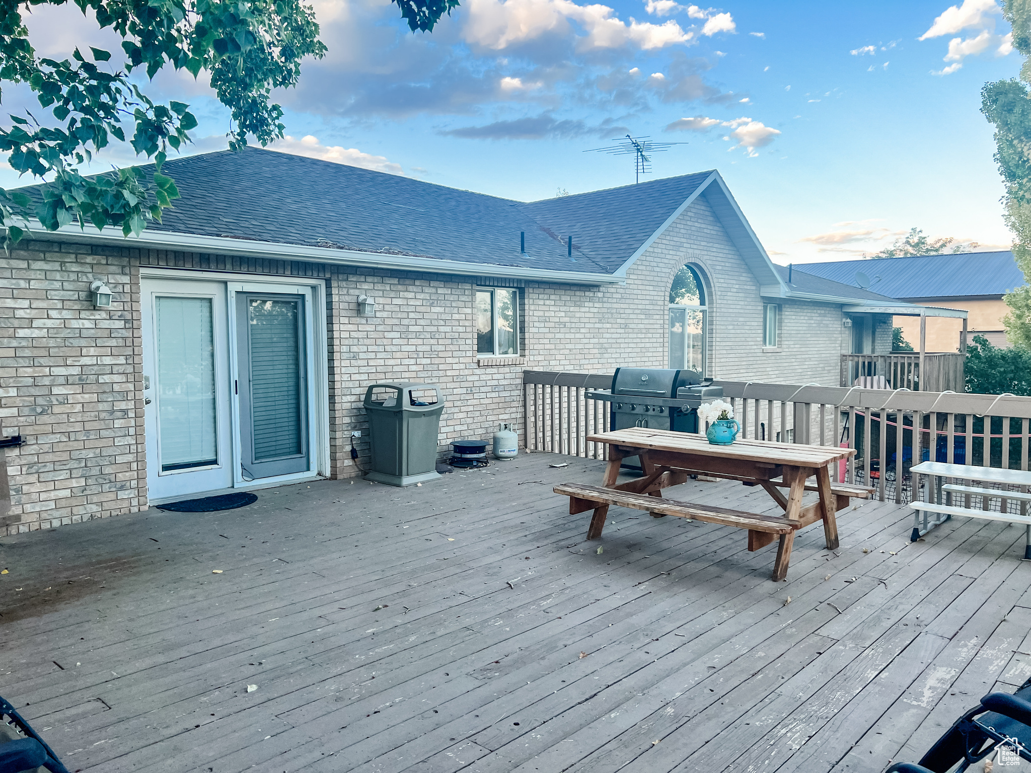 GREENFIELDS DOWNS - Residential