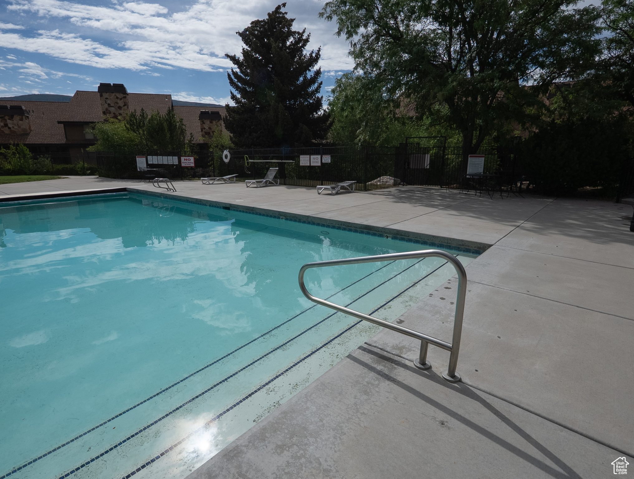 THE WOLF LODGE CONDO - Residential
