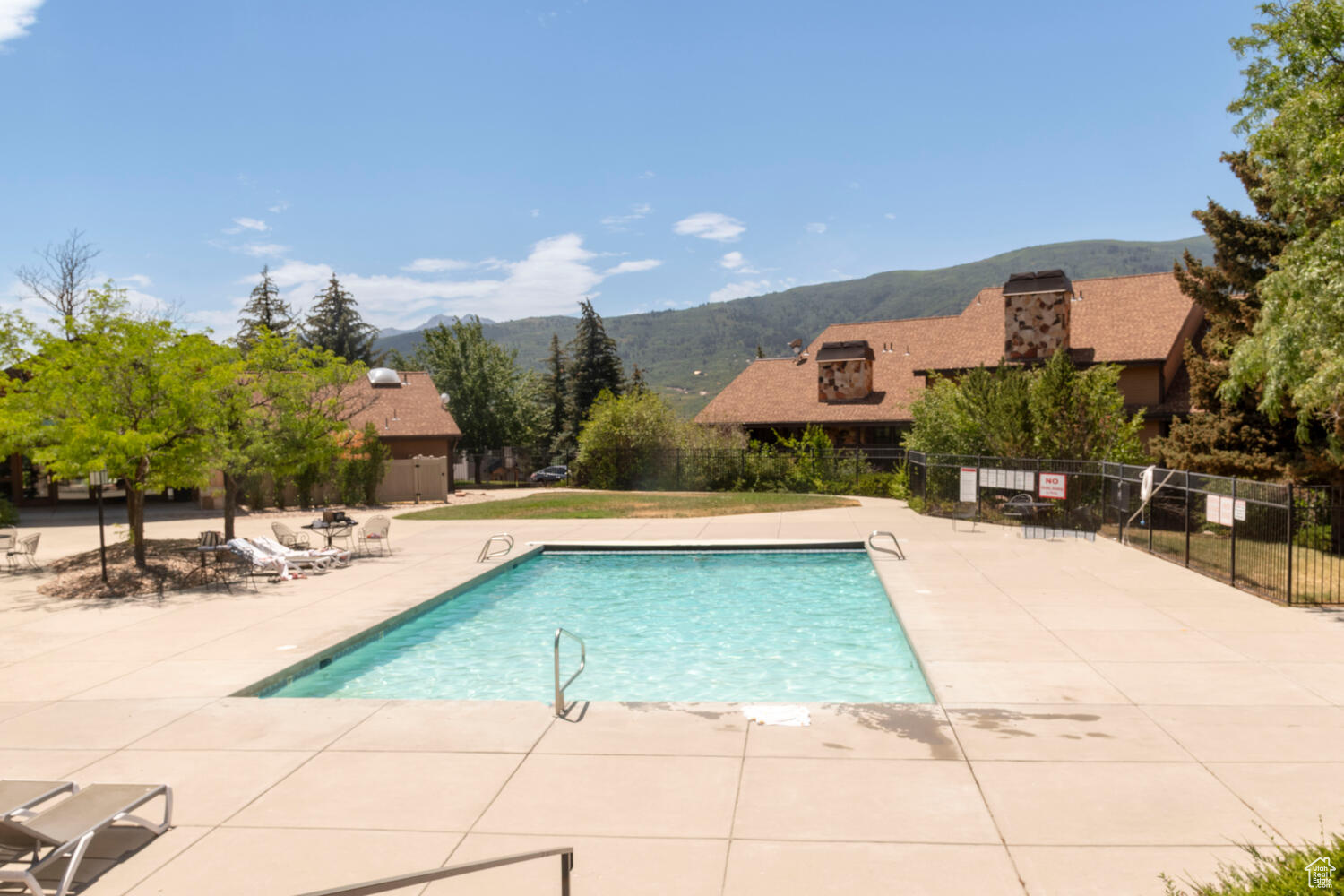 THE WOLF LODGE CONDO - Residential