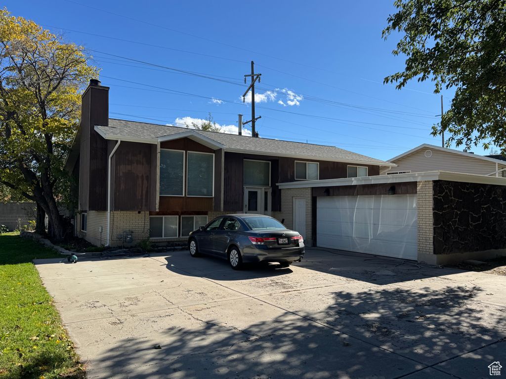 Photo of 5748 S FERRON CIR, Taylorsville, UT 84129 (MLS # 2118857)