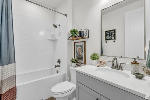Tiny photo for 447 W JUNE DR, Kaysville, UT 84037 (MLS # 2116559)
