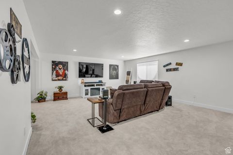 Tiny photo for 447 W JUNE DR, Kaysville, UT 84037 (MLS # 2116559)