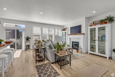 Tiny photo for 447 W JUNE DR, Kaysville, UT 84037 (MLS # 2116559)