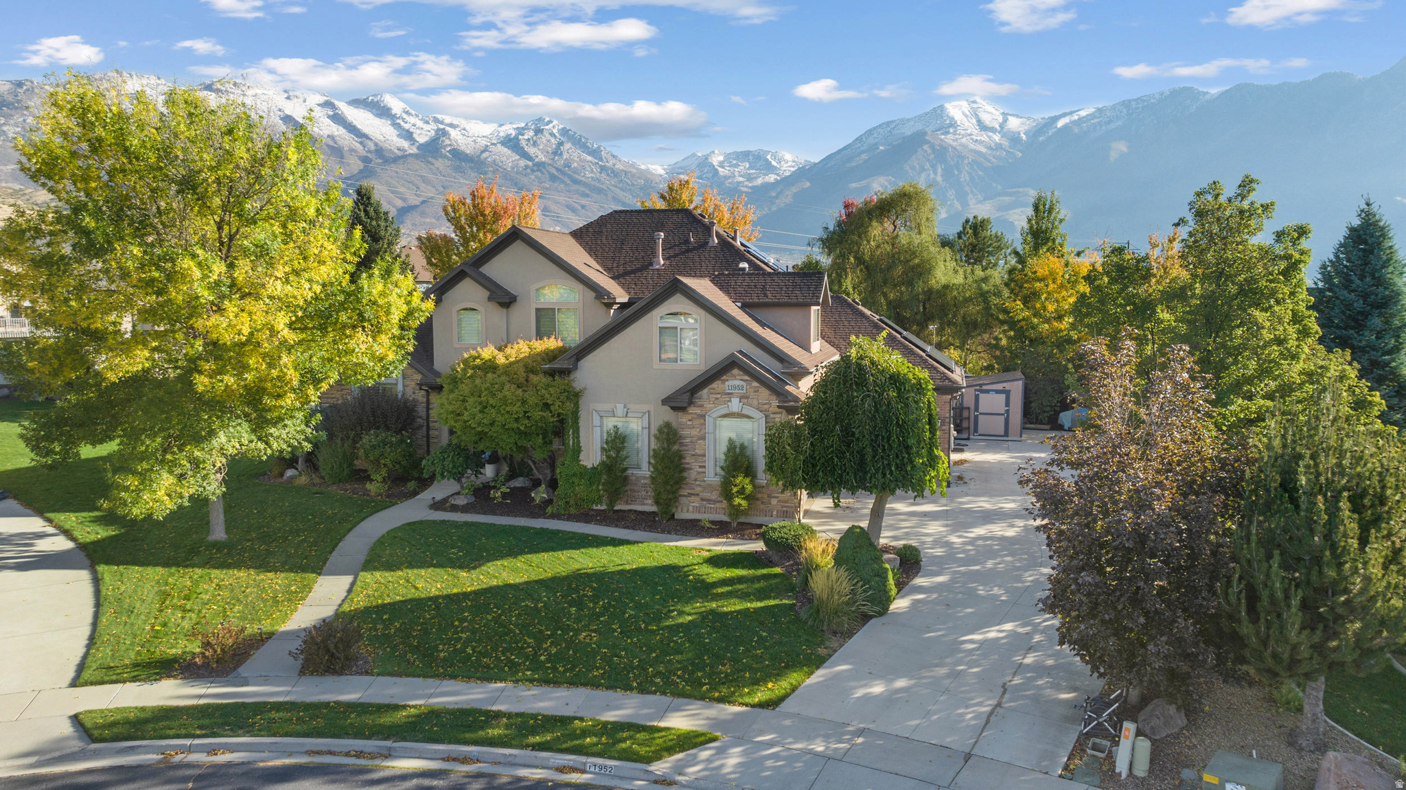 BLESSING ROCK AT BEACON HILL - Residential