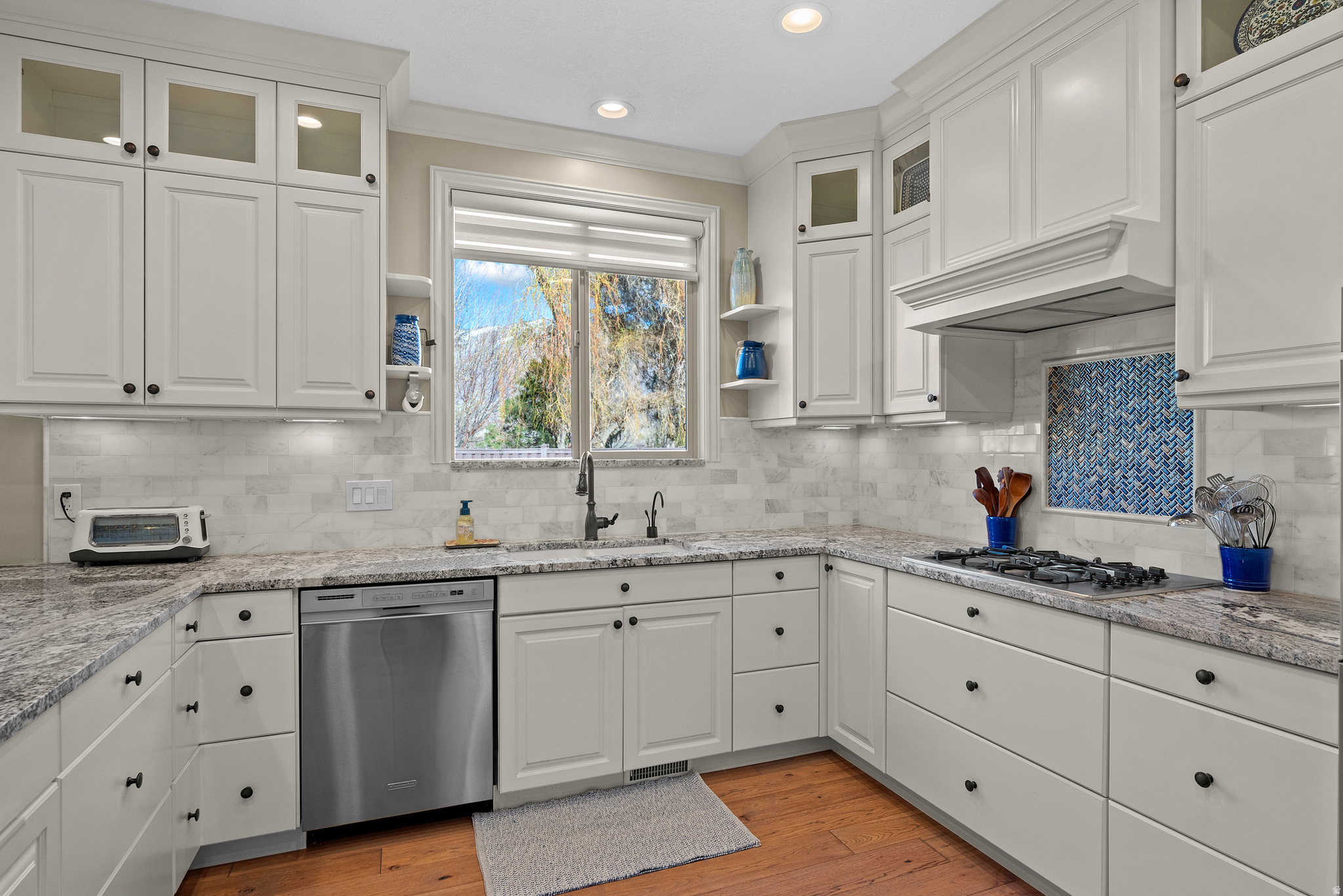 BLESSING ROCK AT BEACON HILL - Residential