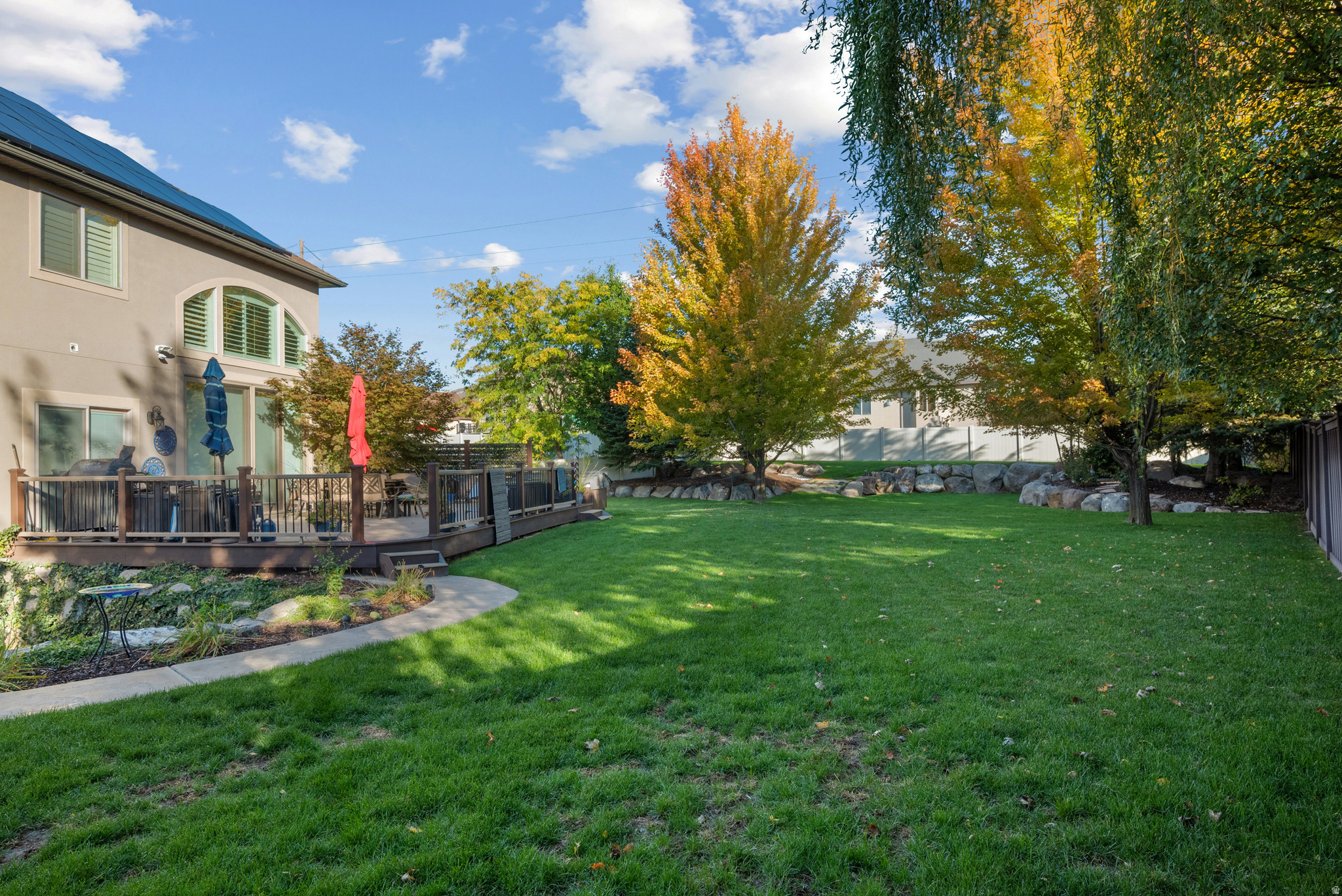 BLESSING ROCK AT BEACON HILL - Residential