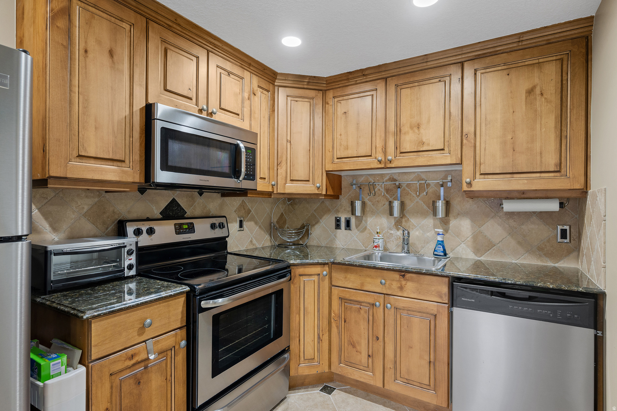 BLESSING ROCK AT BEACON HILL - Residential