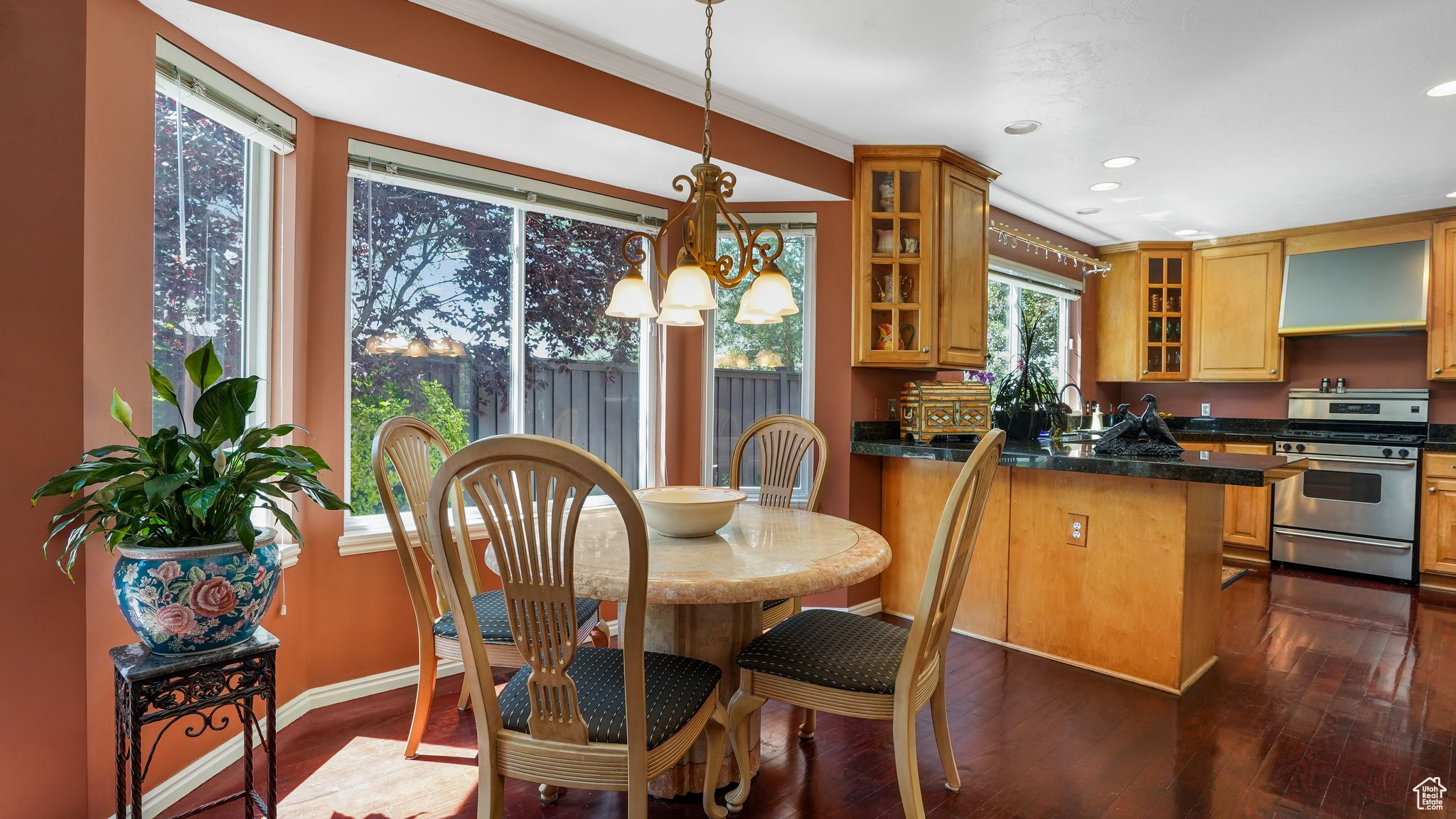 EMERALD HEIGHTS CONDMN - Residential