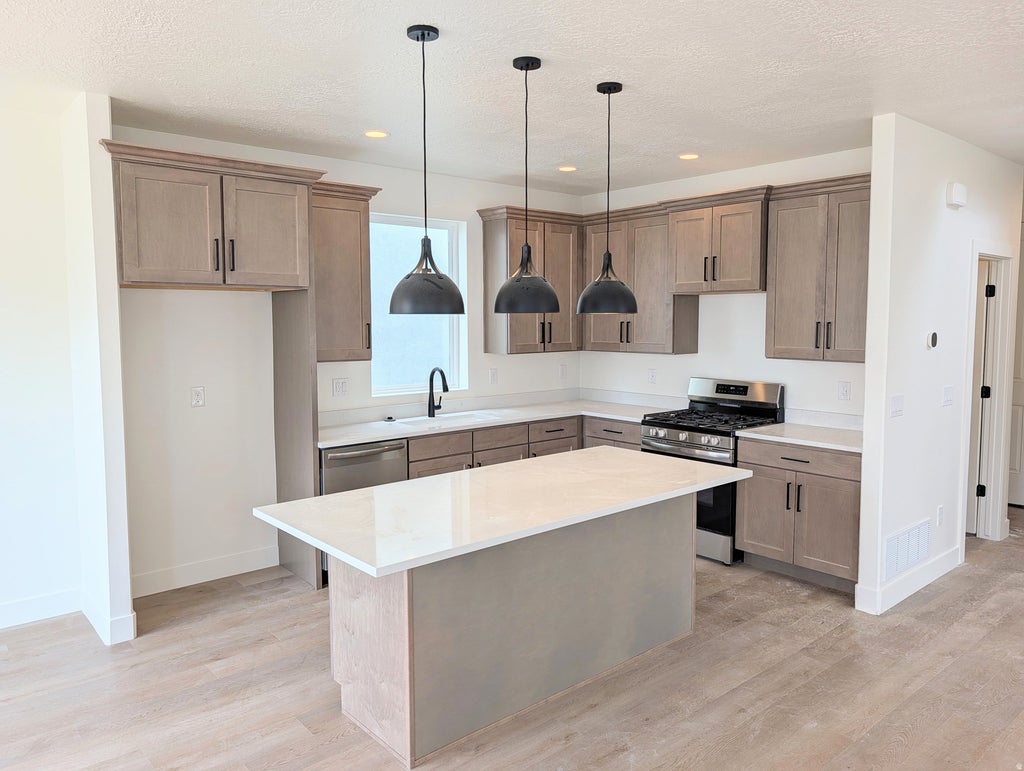 Photo of 7034 W LAKE AVE S #122, South Jordan, UT 84009 (MLS # 2178733)