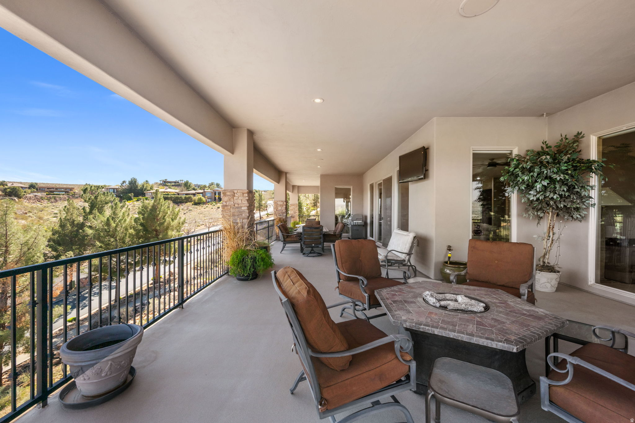 STONE CLIFF 1 - Residential