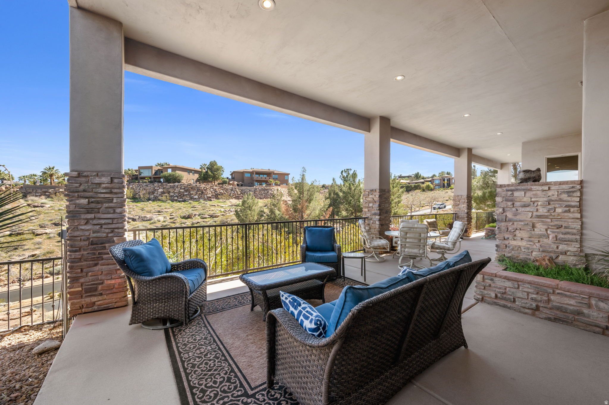 STONE CLIFF 1 - Residential