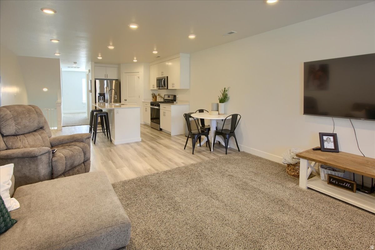 PROMINENCE POINT - Residential