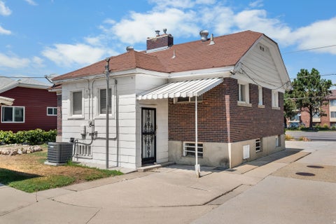 Tiny photo for 214 E 4500 S, Murray, UT 84107 (MLS # 2175778)