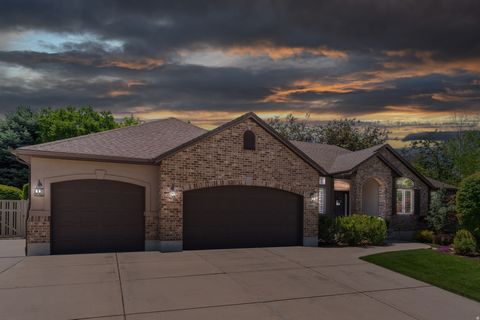 Photo of 250 E 950 N, Kaysville, UT 84037 (MLS # 2147551)