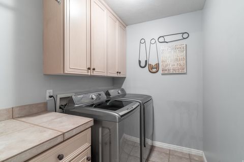 Tiny photo for 250 E 950 N, Kaysville, UT 84037 (MLS # 2147551)