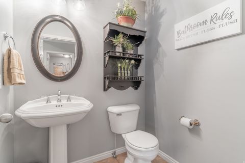 Tiny photo for 250 E 950 N, Kaysville, UT 84037 (MLS # 2147551)