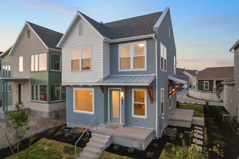 7034 W LAKE AVE S 122 South Jordan UT 84009