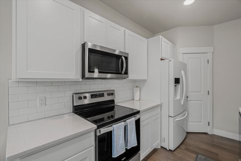Tiny photo for 468 E LONDON WAY, Clearfield, UT 84015 (MLS # 2169007)