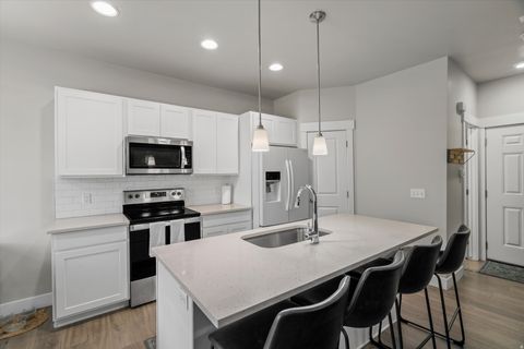 Tiny photo for 468 E LONDON WAY, Clearfield, UT 84015 (MLS # 2169007)