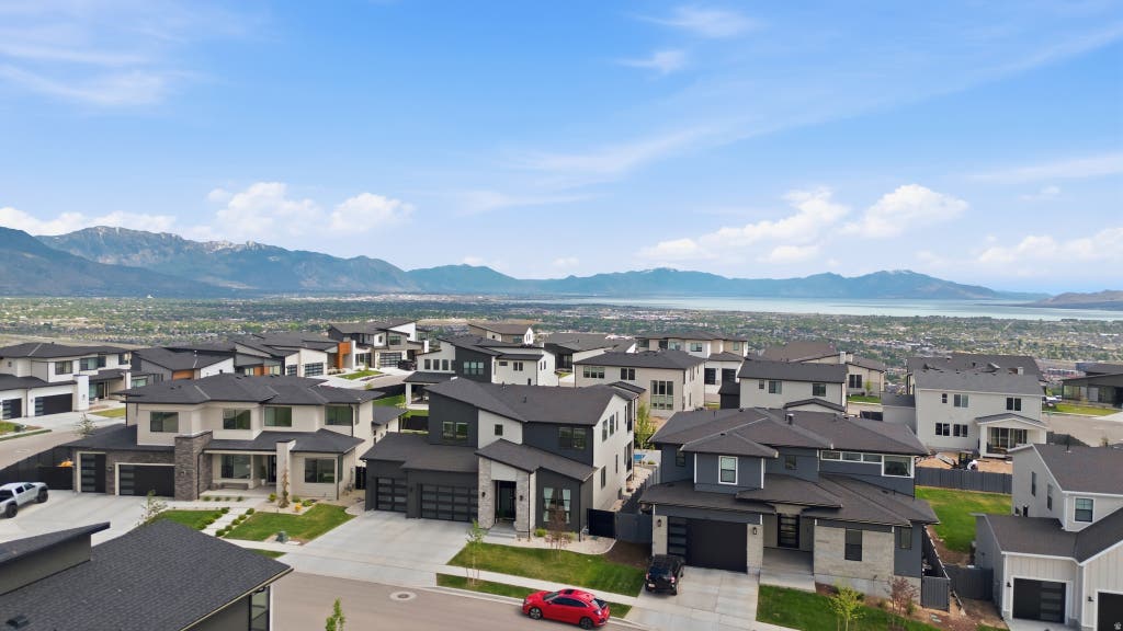 Photo of 1227 W AUTUMN VIEW CIR CIR W, Lehi, UT 84043 (MLS # 2162703)