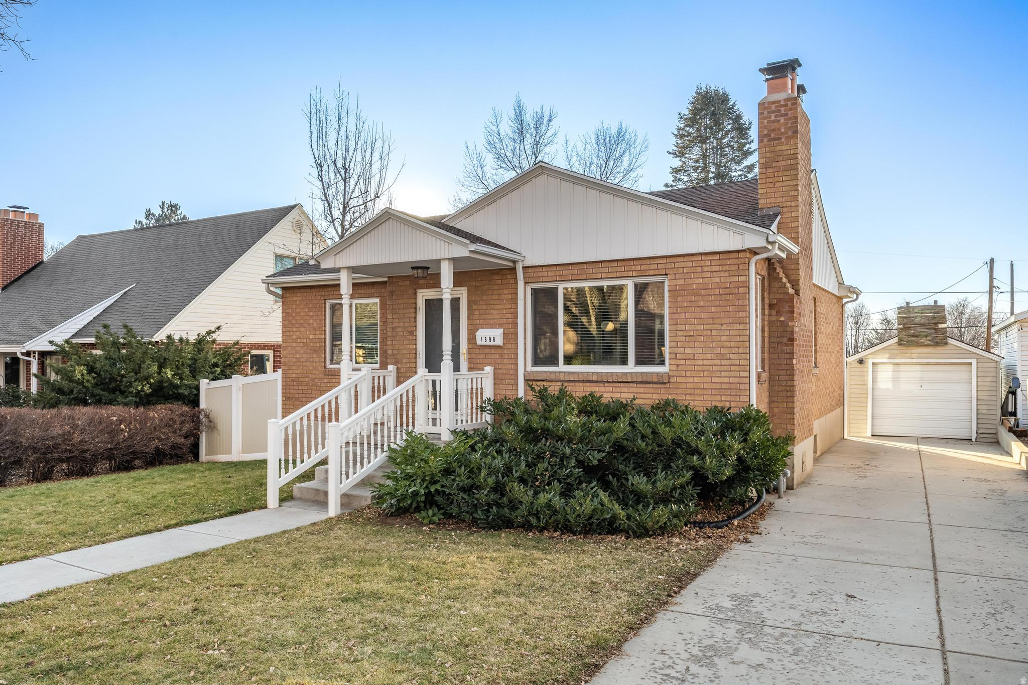 LAURELHURST - Residential