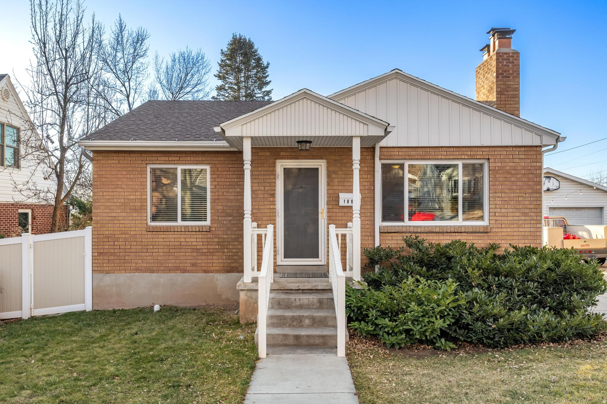 LAURELHURST - Residential