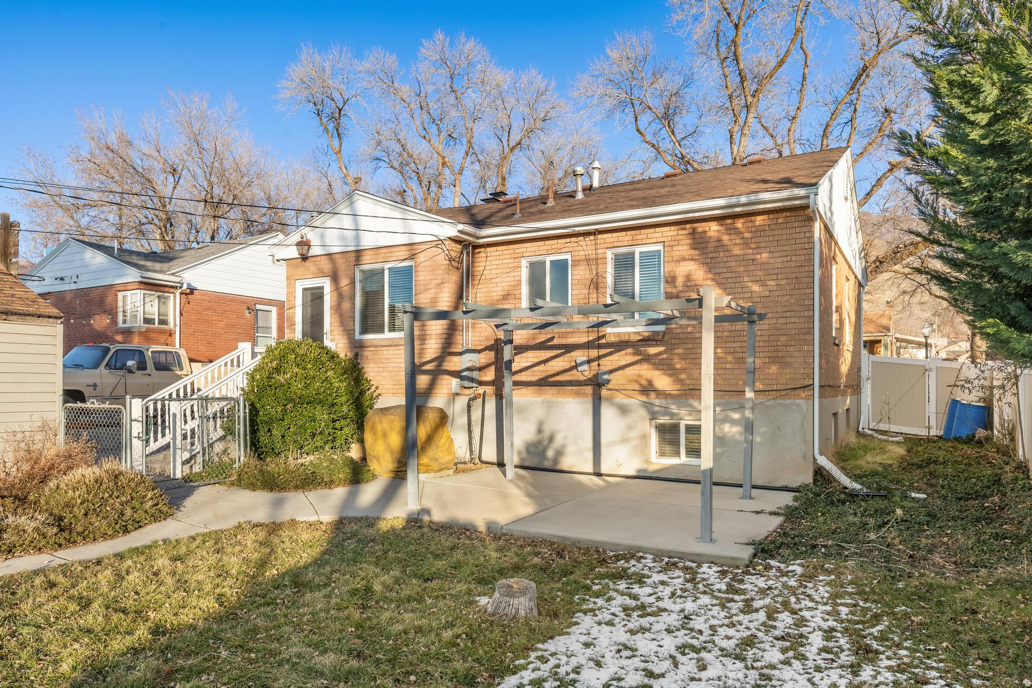 LAURELHURST - Residential