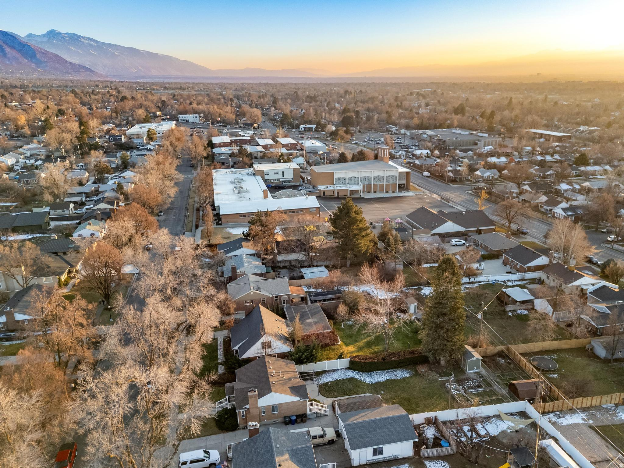 LAURELHURST - Residential
