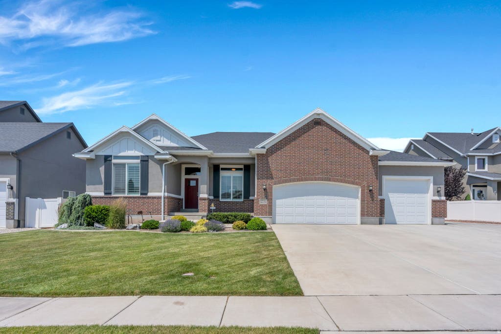 Photo of 3271 N 280 W, Lehi, UT 84043 (MLS # 2167812)