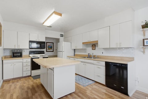 Tiny photo for 1104 N TAFFETA DR W, Salt Lake City, UT 84116 (MLS # 2180595)